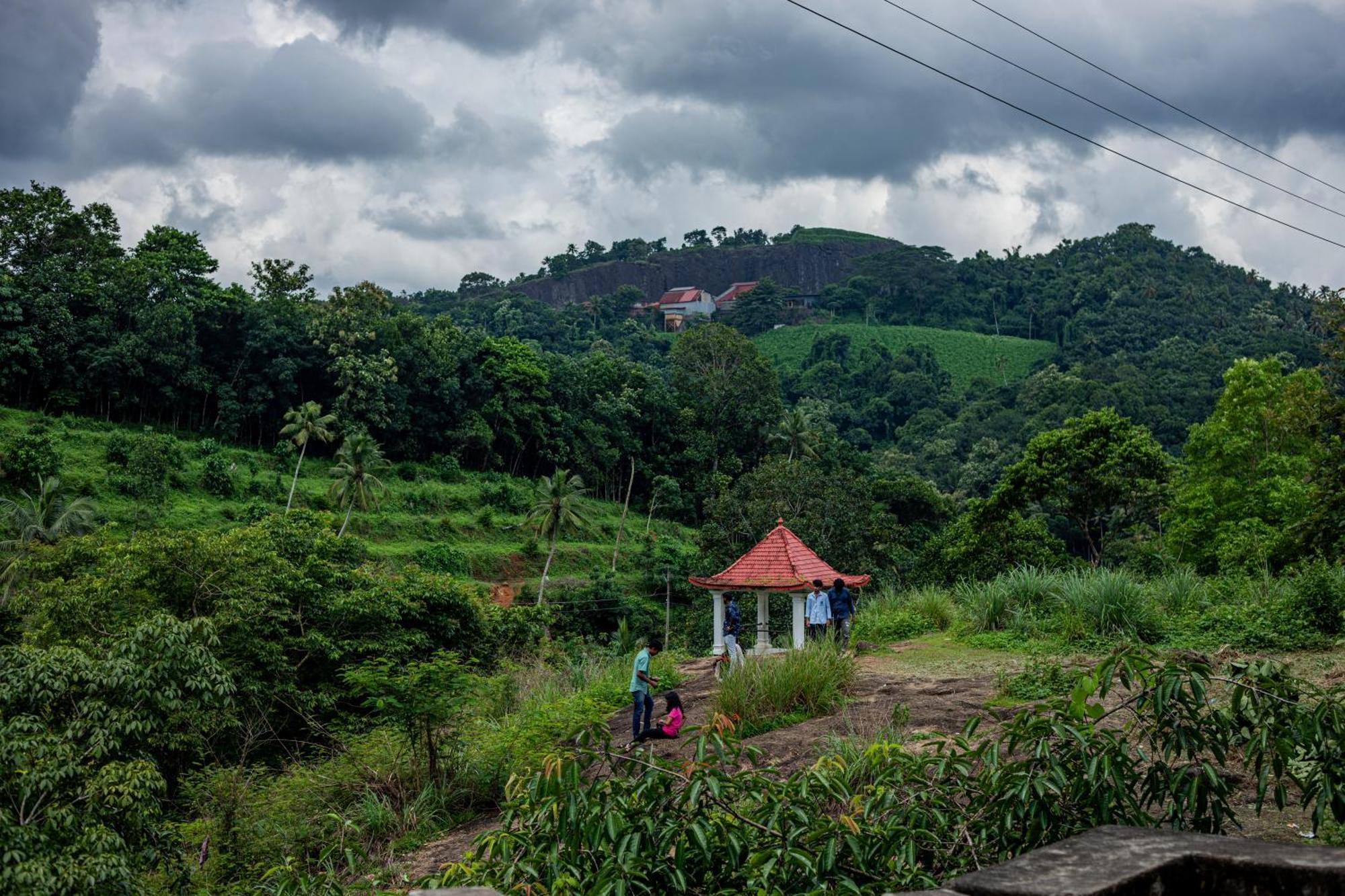 Aruvikuzhy Waterfalls Villa Kozhancheri ภายนอก รูปภาพ